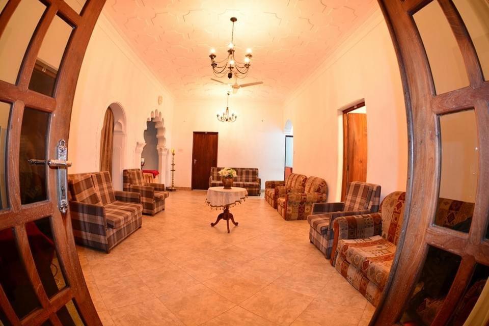 Suisse Villa Канді Екстер'єр фото